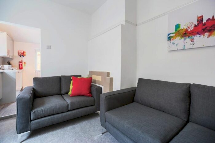 5 Bedroom Terraced House To Rent In Church Road, Horfield, Bristol BS7