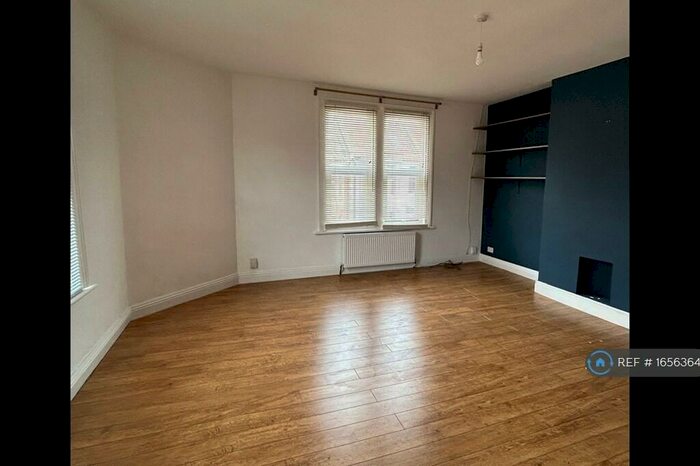 2 Bedroom Flat To Rent In Raleigh Road, Bristol, BS3