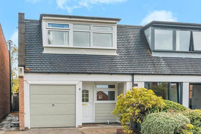 4 Bedroom End Of Terrace House For Sale In Turkey Oak Close, Crystal Palace, London, SE19