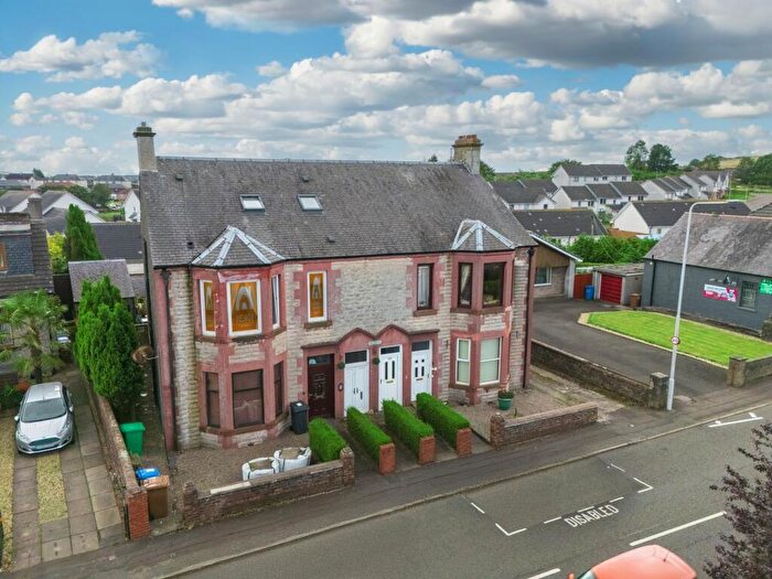 4 Bedroom Flat For Sale In Stenhouse Street, Cowdenbeath, KY4