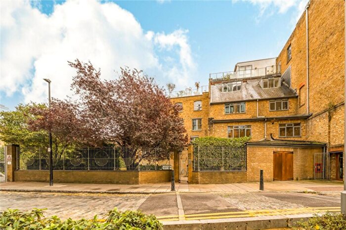 2 Bedroom Apartment To Rent In Gowers Walk, London, E1