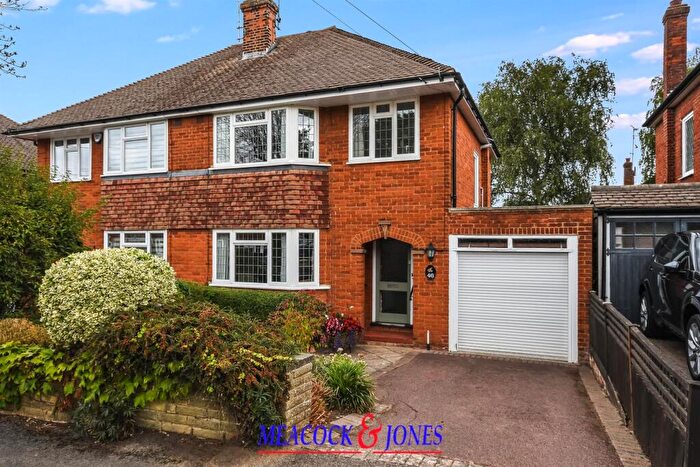 3 Bedroom Semi-Detached House For Sale In Rochford Avenue, Shenfield, Brentwood, CM15
