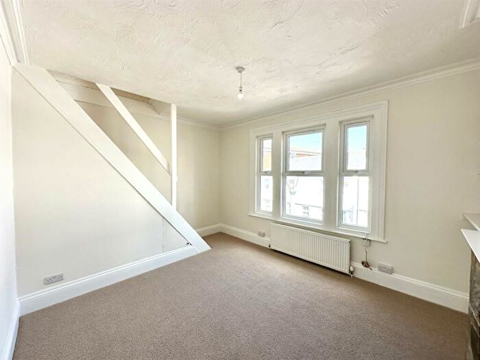 2 Bedroom Flat To Rent In Bridge Street, Newhaven, BN9