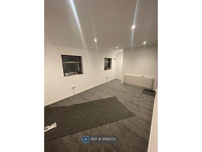 3 Bedroom Terraced House To Rent In Gatcombe Road, Bristol, BS13