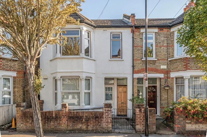 2 Bedroom Maisonette For Sale In Archer Road, London, SE25