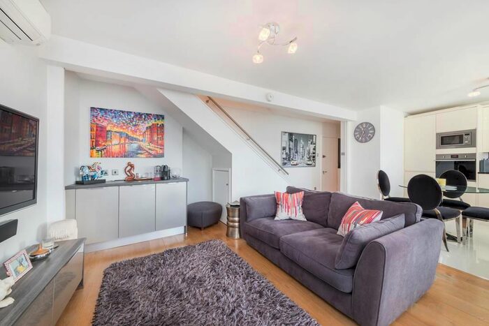 2 Bedroom Flat To Rent In Centre Point House, Covent Garden, WC2H