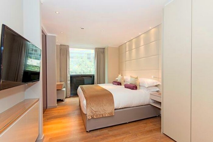 1 Bedroom Flat To Rent In Sloane Square, London, SW1W