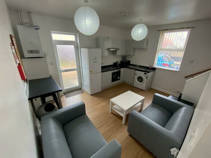 3 Bedroom House To Rent In Wheatstone Road, Southsea, PO4