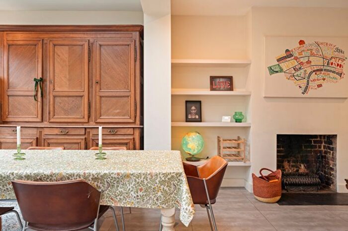 4 Bedroom Semi-Detached House To Rent In Bramston Road, Kensal Green, London, NW10