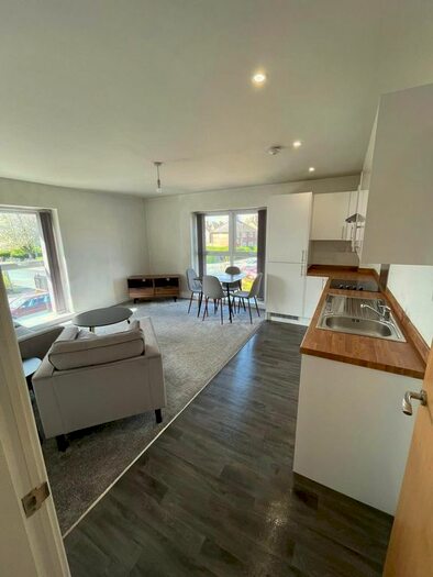 2 Bedroom Flat To Rent In York Road, Leeds, LS9