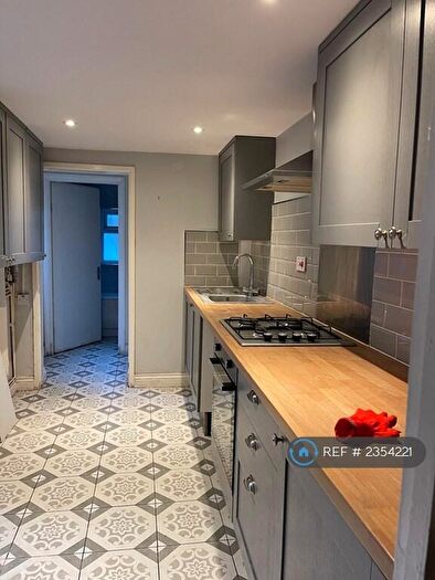 4 Bedroom Flat To Rent In Wrotham Road, Gravesend, DA11