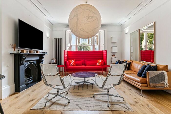 3 Bedroom Flat To Rent In Lansdowne Crescent, London, W11