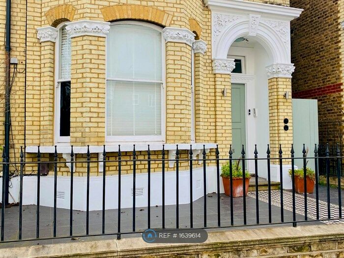 2 Bedroom Flat To Rent In Malwood Road, London, SW12