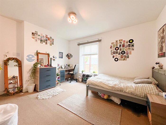 4 Bedroom House To Rent In Crookes Road, Sheffield, S10