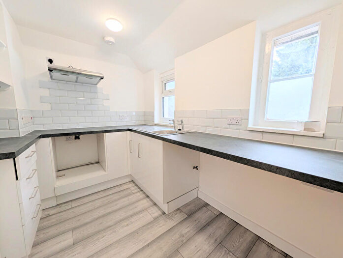 1 Bedroom Flat To Rent In Torrington Park, North Finchley, N12