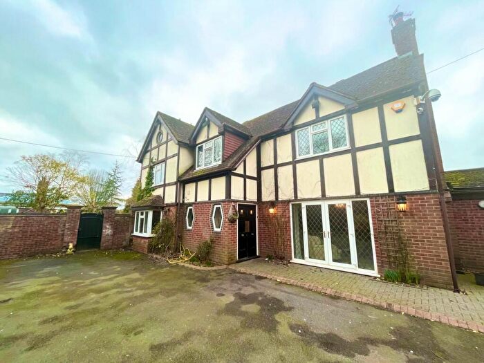 4 Bedroom House To Rent In Tithe Barn Lane, Hockley Heath, Solihull, Warwickshire, B94
