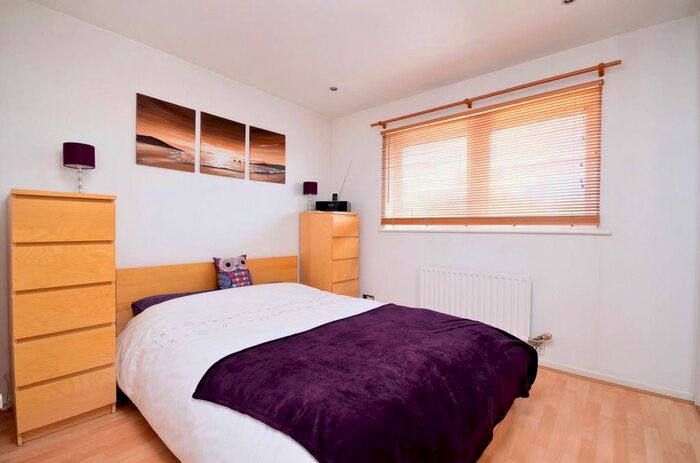 2 Bedroom Property To Rent In Undine Road, Isle Of Dogs, London, E14