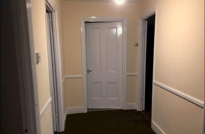 2 Bedroom Flat To Rent In Grove Road, Mitcham, CR4