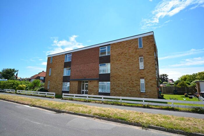 2 Bedroom Flat To Rent In Wellington House, Beresford Gdns, Margate, CT9