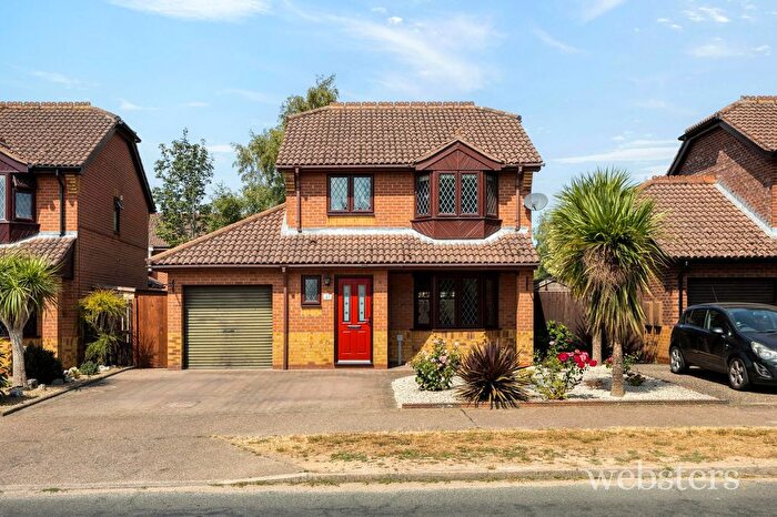 3 Bedroom Detached House For Sale In Longdale, Drayton, NR8