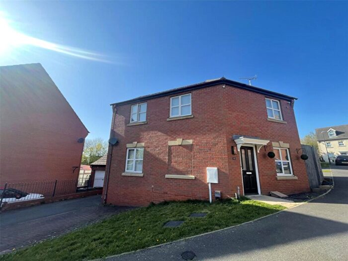 3 Bedroom Detached House For Sale In Woodyard Close, Castle Gresley, Swadlincote, DE11