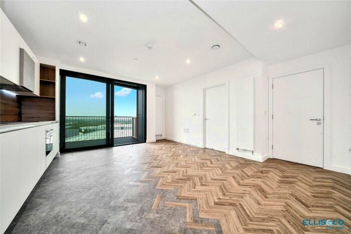 1 Bedroom Apartment To Rent In Skyline Apartments, Makers Yard, London, E3