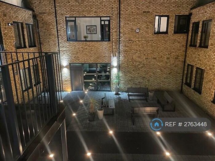 3 Bedroom Flat To Rent In Dorset House, London, NW10