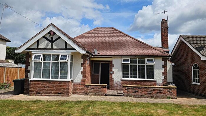 2 Bedroom Bungalow To Rent In Attenborough Lane, Beeston, Nottingham, NG9