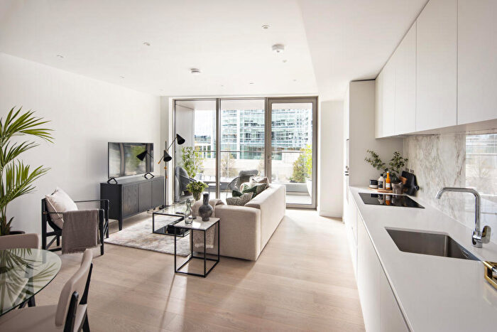 2 Bedroom Apartment To Rent In Water Street, London, E14