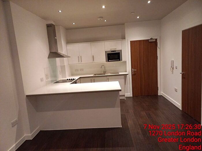 1 Bedroom Flat To Rent In London Road, London, SW16