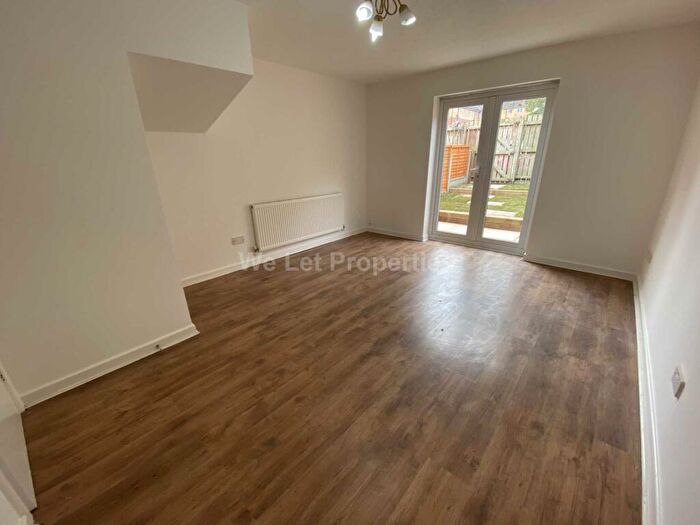 2 Bedroom House To Rent In Erskine Street, Hulme, M15