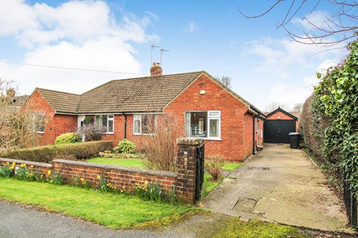 2 Bedroom Bungalow For Sale In Plompton Way, Harrogate, North Yorkshire, HG2