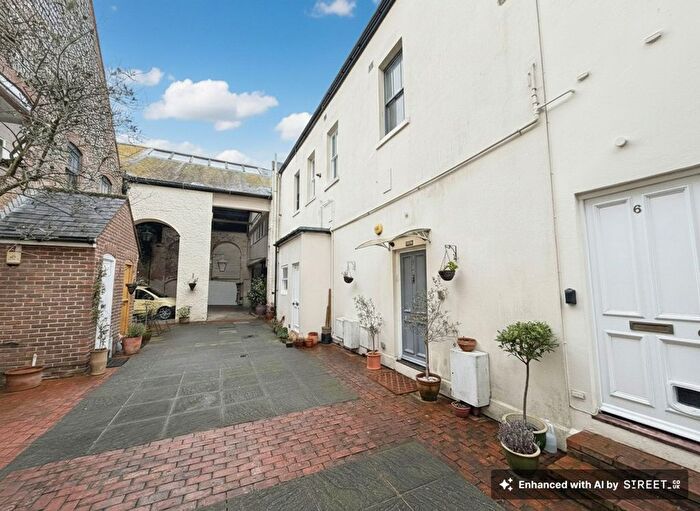 2 Bedroom Mews To Rent In Gloucester Road, Brighton, BN1
