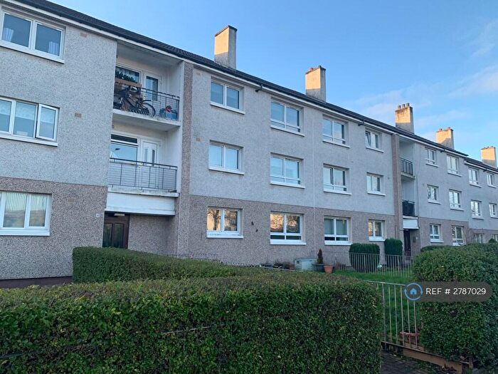 2 Bedroom Flat To Rent In Raithburn Avenue, Glasgow, G45