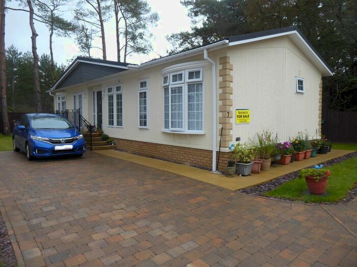 2 Bedroom Mobile/park Home For Sale In New Forest Glades, Matchams Lane, Christchurch, Dorset, BH23