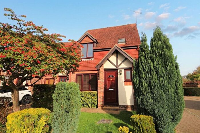 2 Bedroom End Of Terrace House To Rent In Coleridge Close, Horsham, RH12