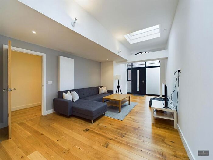 2 Bedroom Flat To Rent In Blackboy Road, Exeter, EX4