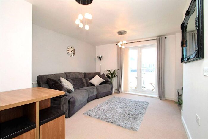 2 Bedroom Flat To Rent In Rubens Court, Watford, WD25
