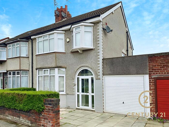 3 Bedroom Semi-Detached House To Rent In Allangate Road, Grassendale, L19