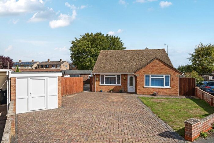 3 Bedroom Detached Bungalow For Sale In Squires Close, Brize Norton, Carterton, Oxfordshire, OX18