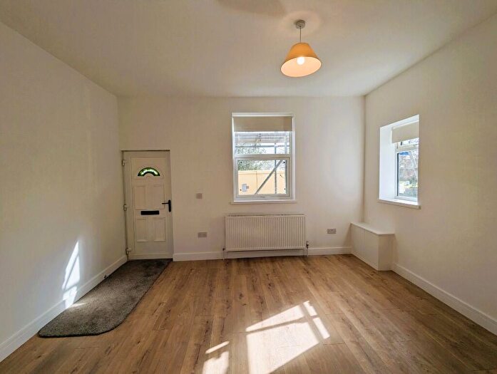 2 Bedroom End Of Terrace House To Rent In Stockport Road East, Stockport, Greater Manchester, SK6