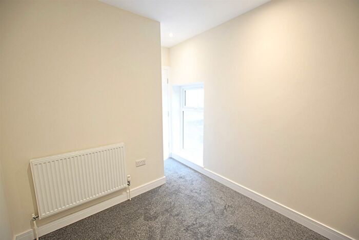 4 Bedroom Town House To Rent In Kingsway, Cleethorpes, DN35