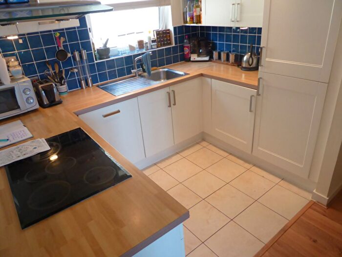 2 Bedroom Flat To Rent In Kingscote Way, Brighton, BN1