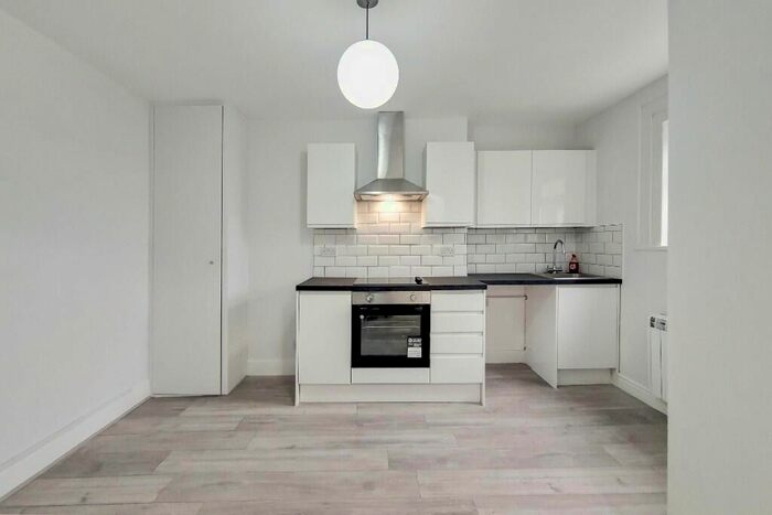 1 Bedroom Flat To Rent In Lewisham High Street, London, Greater London, SE13