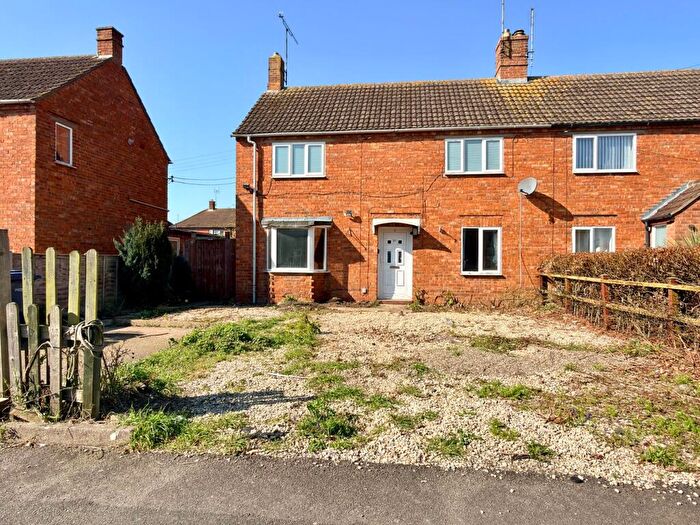 3 Bedroom Semi Detached House For Sale In Fairway, Tewkesbury, GL20