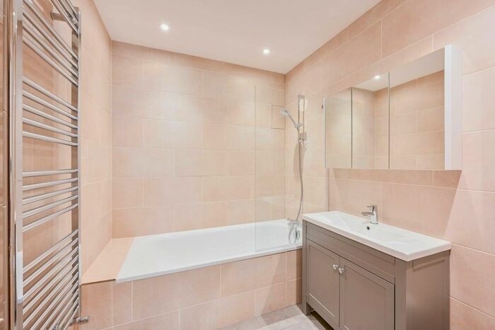 1 Bedroom Flat To Rent In Wightman Road, Harringay, London, N4