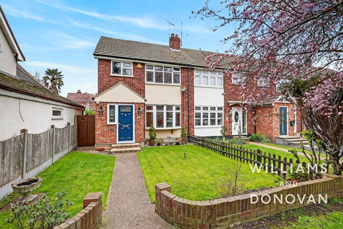 3 Bedroom End Terrace House For Sale In London Road, Stanford-Le-Hope, SS17