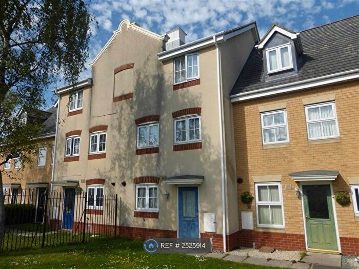 4 Bedroom Terraced House To Rent In Morgan Close, Luton, LU4
