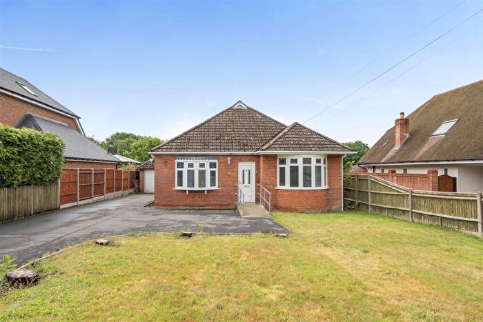 4 Bedroom Detached Bungalow For Sale In Holly Hill Lane, Sarisbury Green, Southampton, SO31