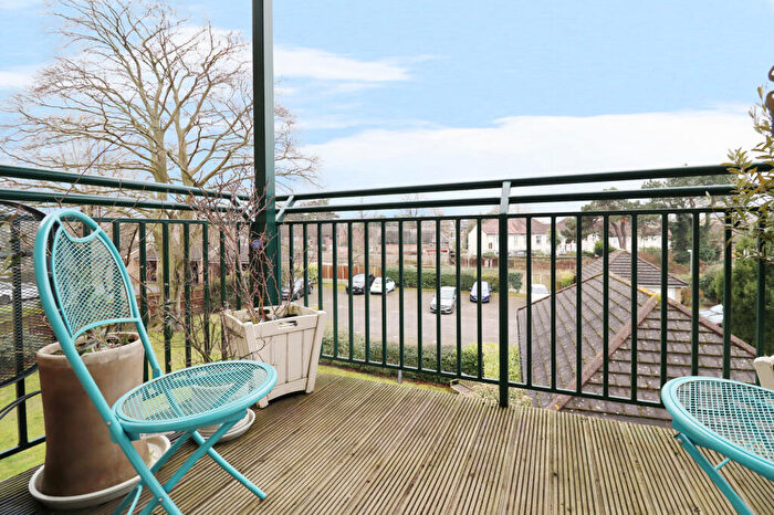 2 Bedroom Flat For Sale In Copers Cope Road, Beckenham, BR3